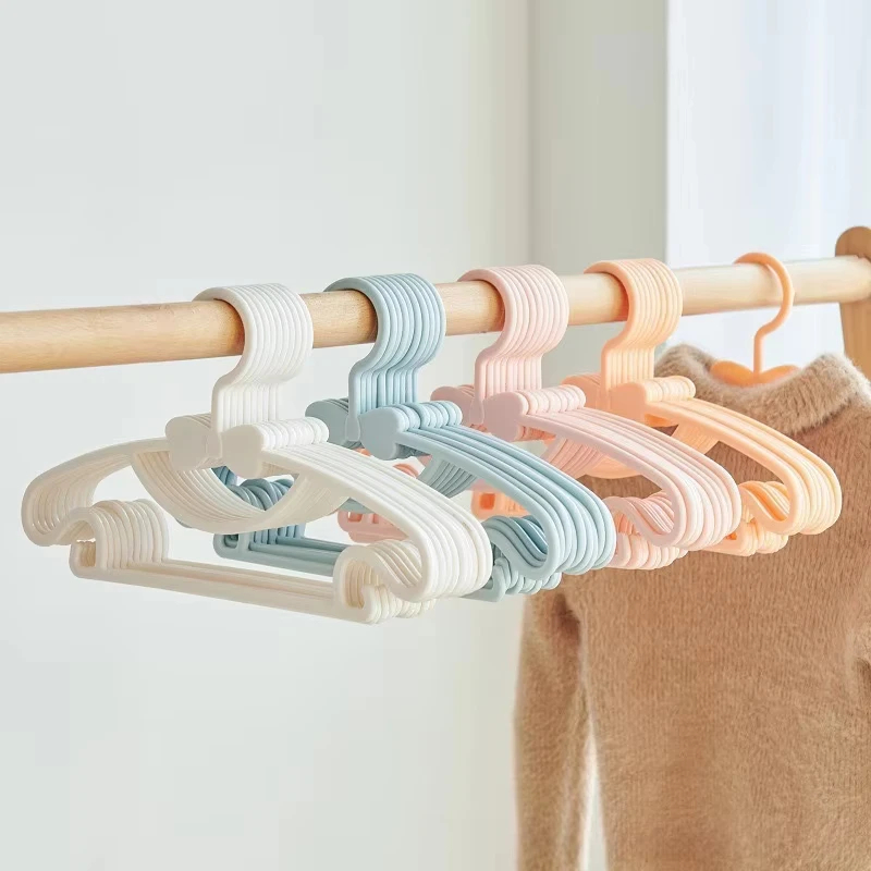 Baby Clothing Display - 10 Stück Baby-Kleiderbügel Tragbare Plastik-Handtuchhalter Schalbügel