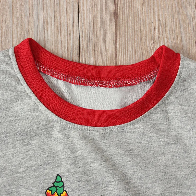 Grauer Kinder-Pyjama mit Weihn – Baby Clothing Unisex Bewertung und Preis