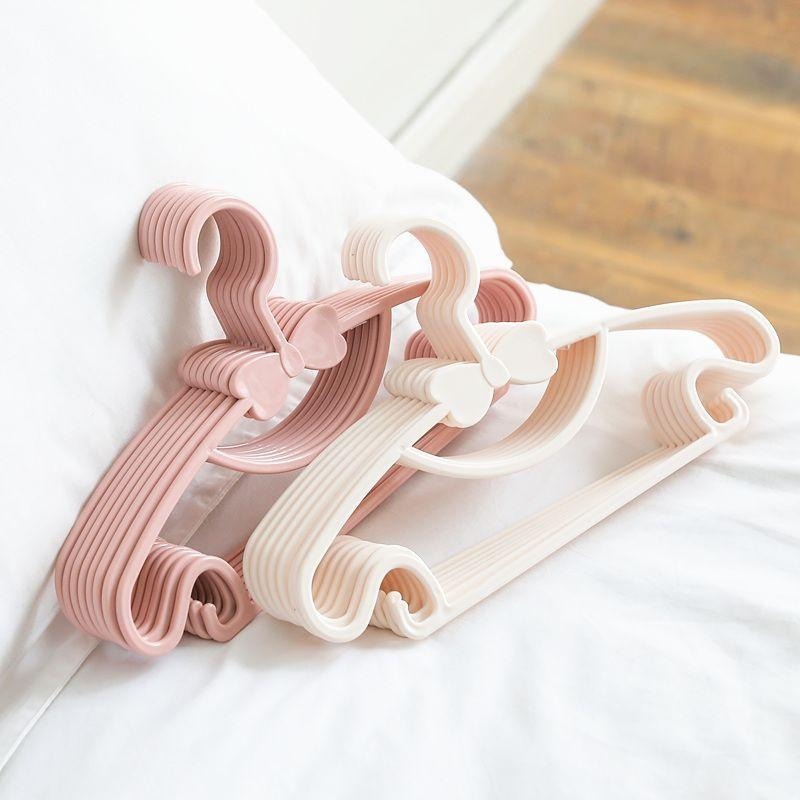 10 stücke Baby Kleidung Racks  – Baby Clothing Display Bewertung und Preis